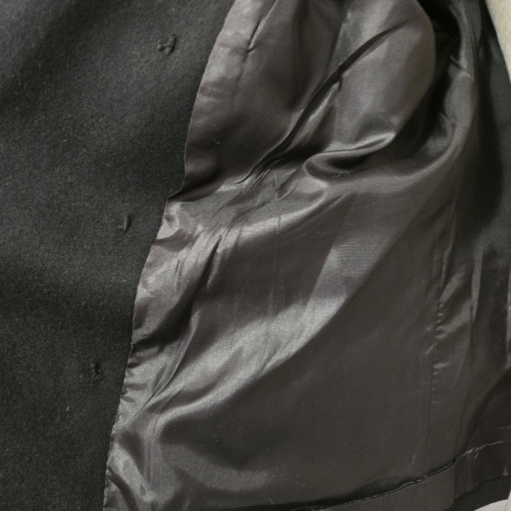 MAX MARA Virgin Wool Cropped Black Peacoat. Gold Buttons, High Ribbed Collar. M - Picture 9 of 12